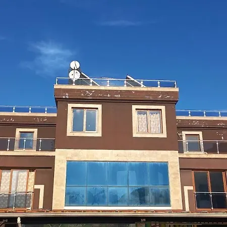 Ξενοδοχείο με διαμερίσματα Gulerhotelkonyaalti